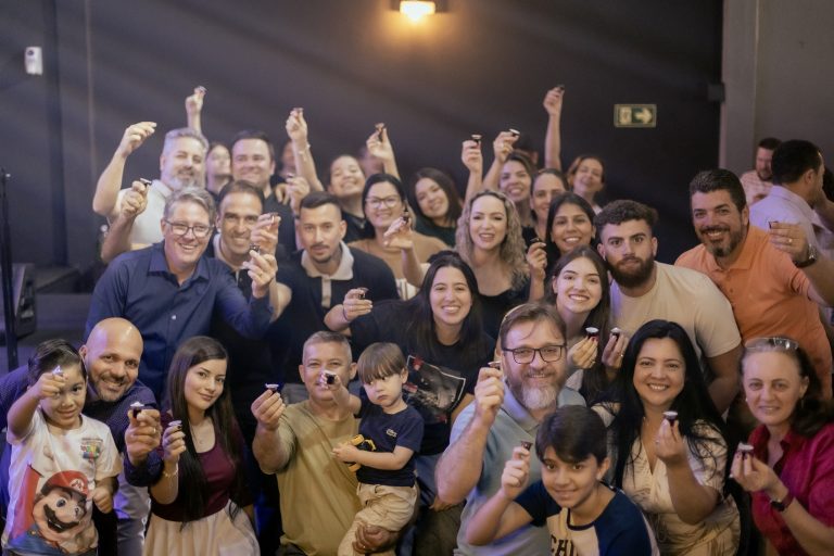 Domingo - 8h30 e 18h30